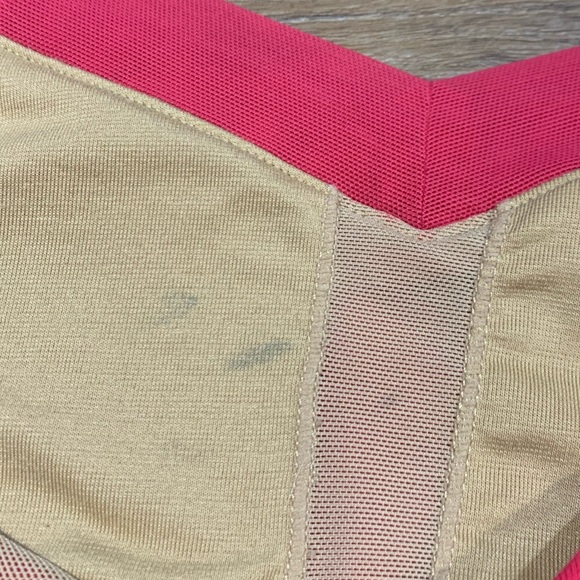 Lululemon V-Neck Adjustable Sports-Bra - Picture 5 of 7